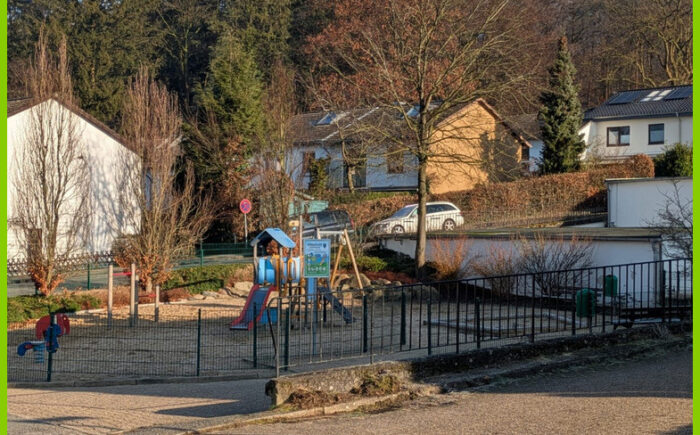 Spielplatz um die Ecke